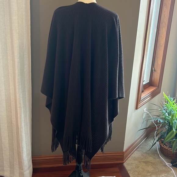 Womens shawl - Picture 3 of 3